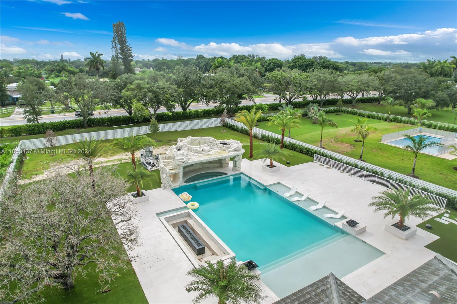 CIRCLE S ESTATES - Residential