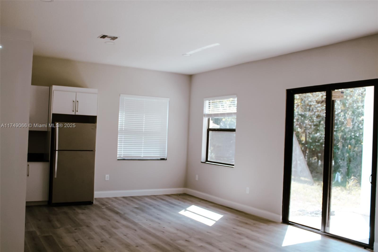 125 View Point Dr