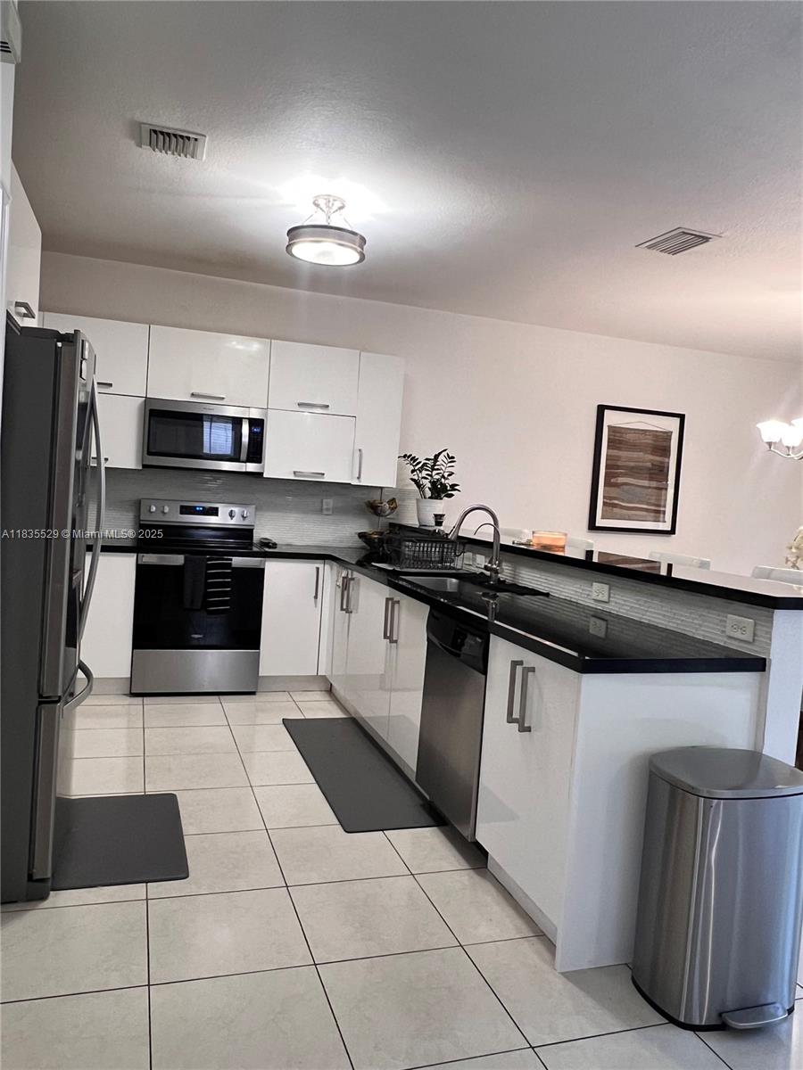 FONTAINEBLEAU WEST NORTH - Residential