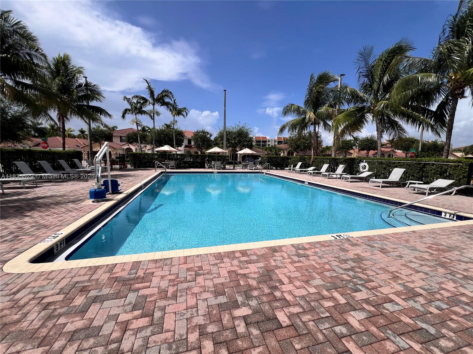 FONTAINEBLEAU WEST NORTH - Residential