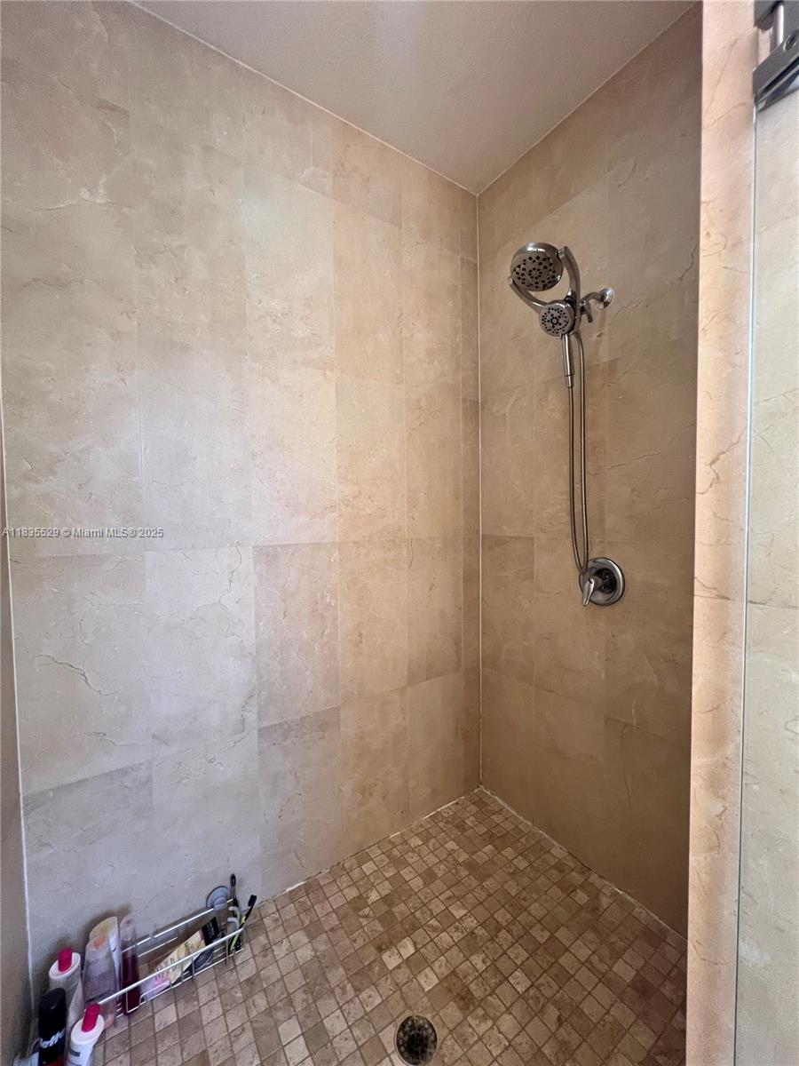 FONTAINEBLEAU WEST NORTH - Residential