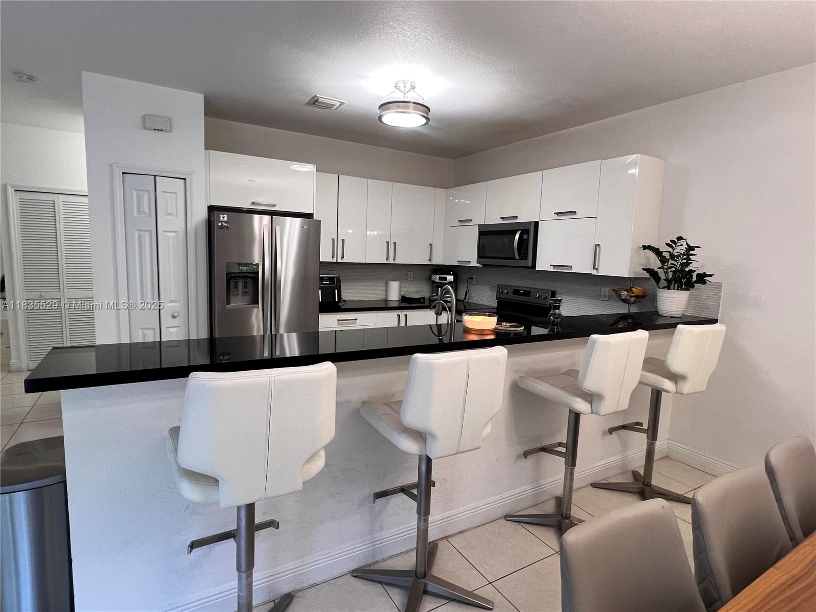 FONTAINEBLEAU WEST NORTH - Residential