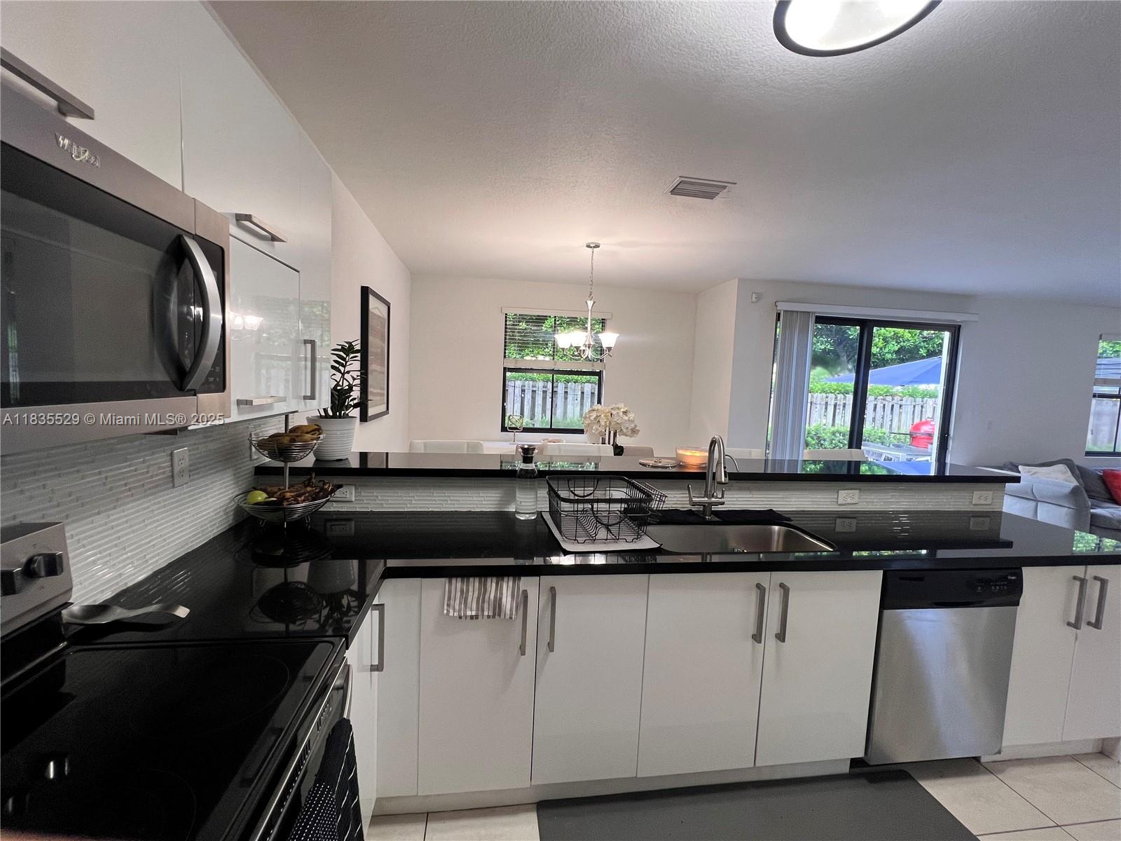 FONTAINEBLEAU WEST NORTH - Residential