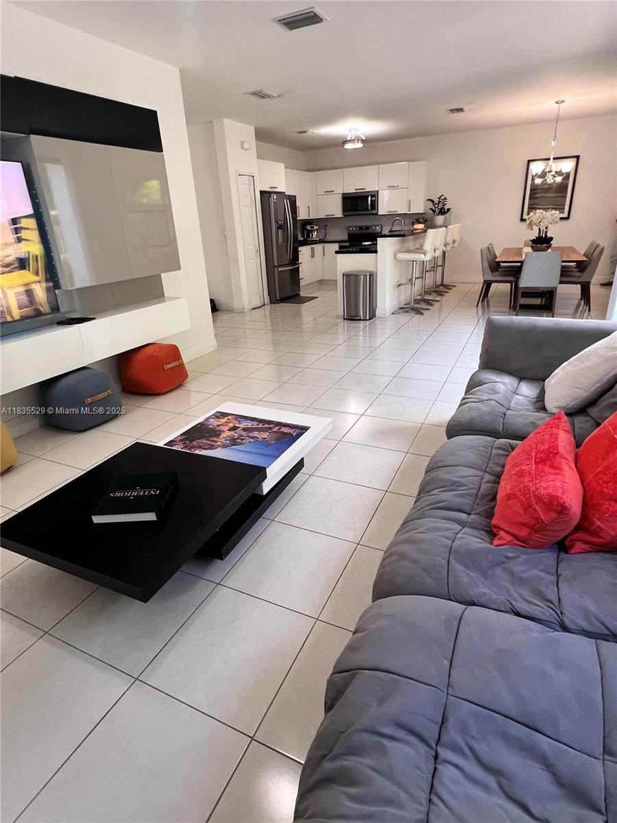 FONTAINEBLEAU WEST NORTH - Residential