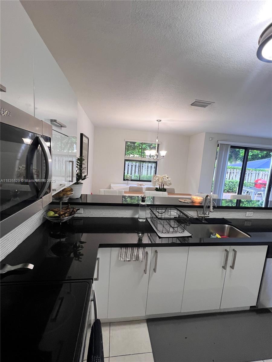 FONTAINEBLEAU WEST NORTH - Residential