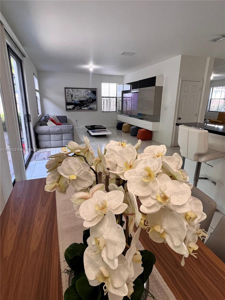 FONTAINEBLEAU WEST NORTH - Residential