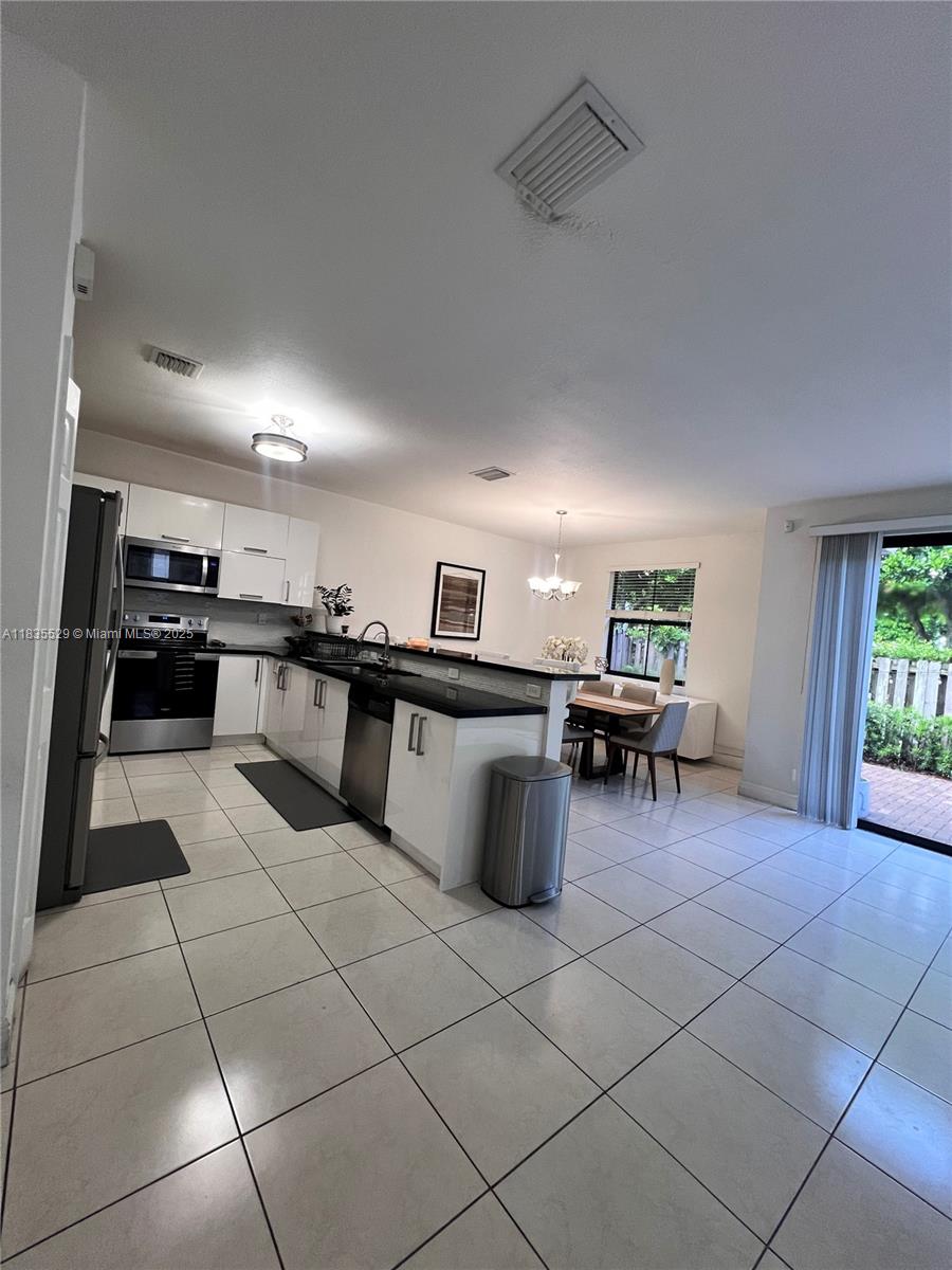 FONTAINEBLEAU WEST NORTH - Residential