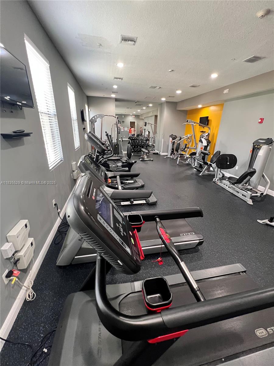 FONTAINEBLEAU WEST NORTH - Residential