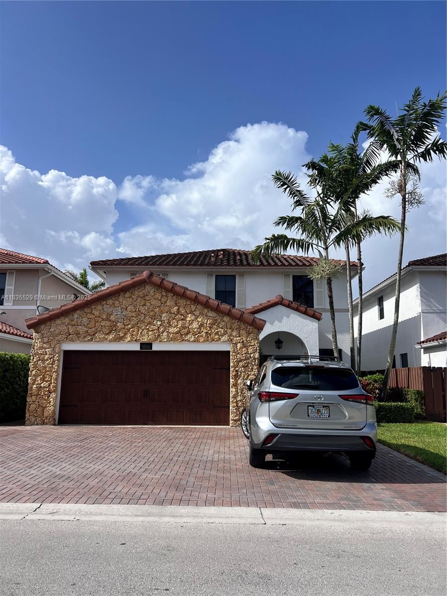 FONTAINEBLEAU WEST NORTH - Residential