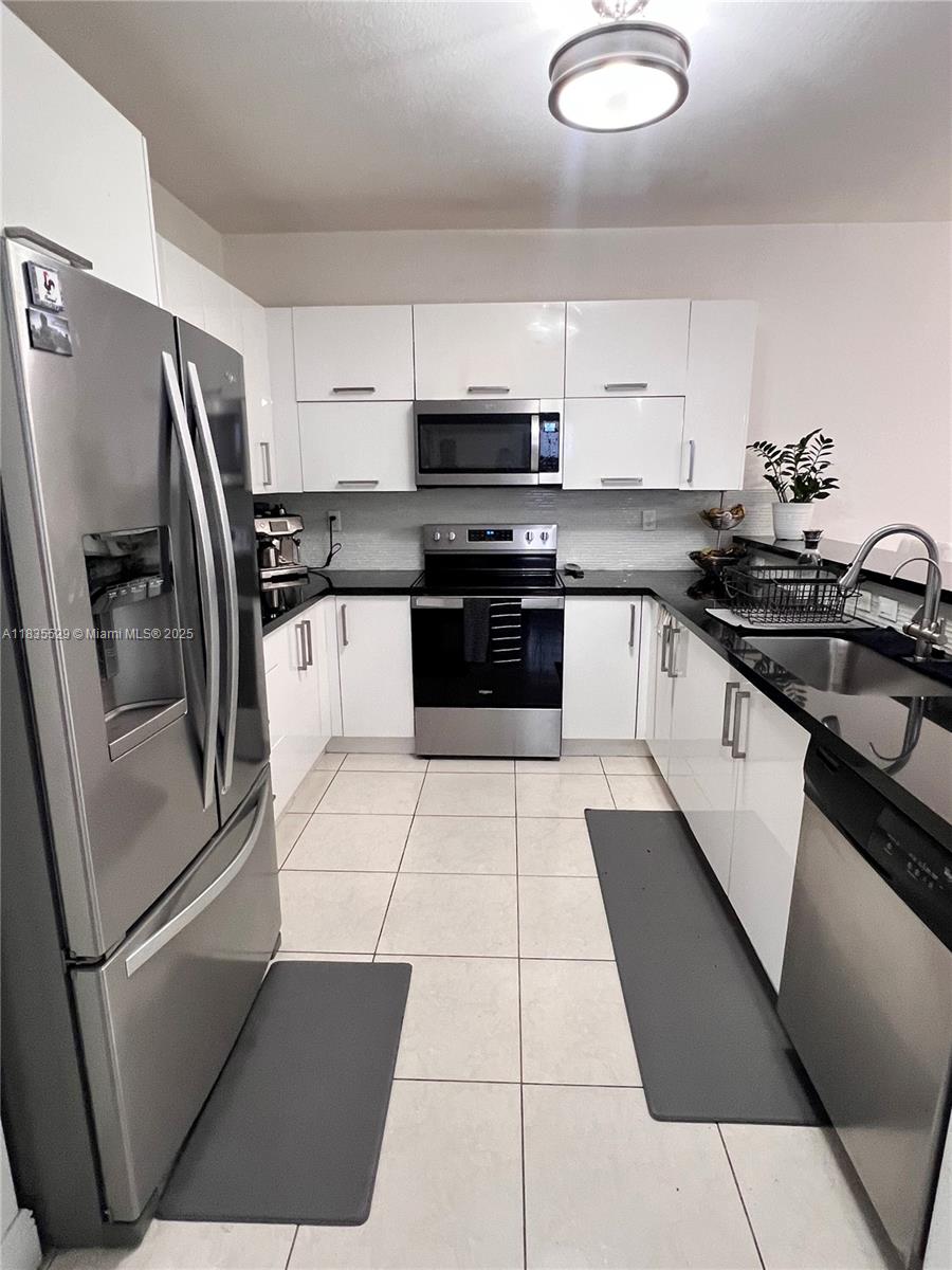 FONTAINEBLEAU WEST NORTH - Residential