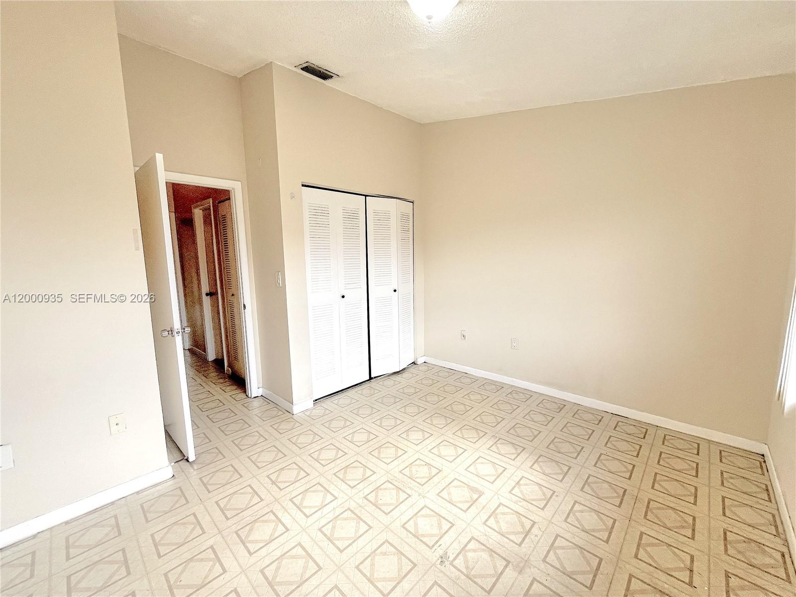 RESIDENCIAL COND - Residential Lease