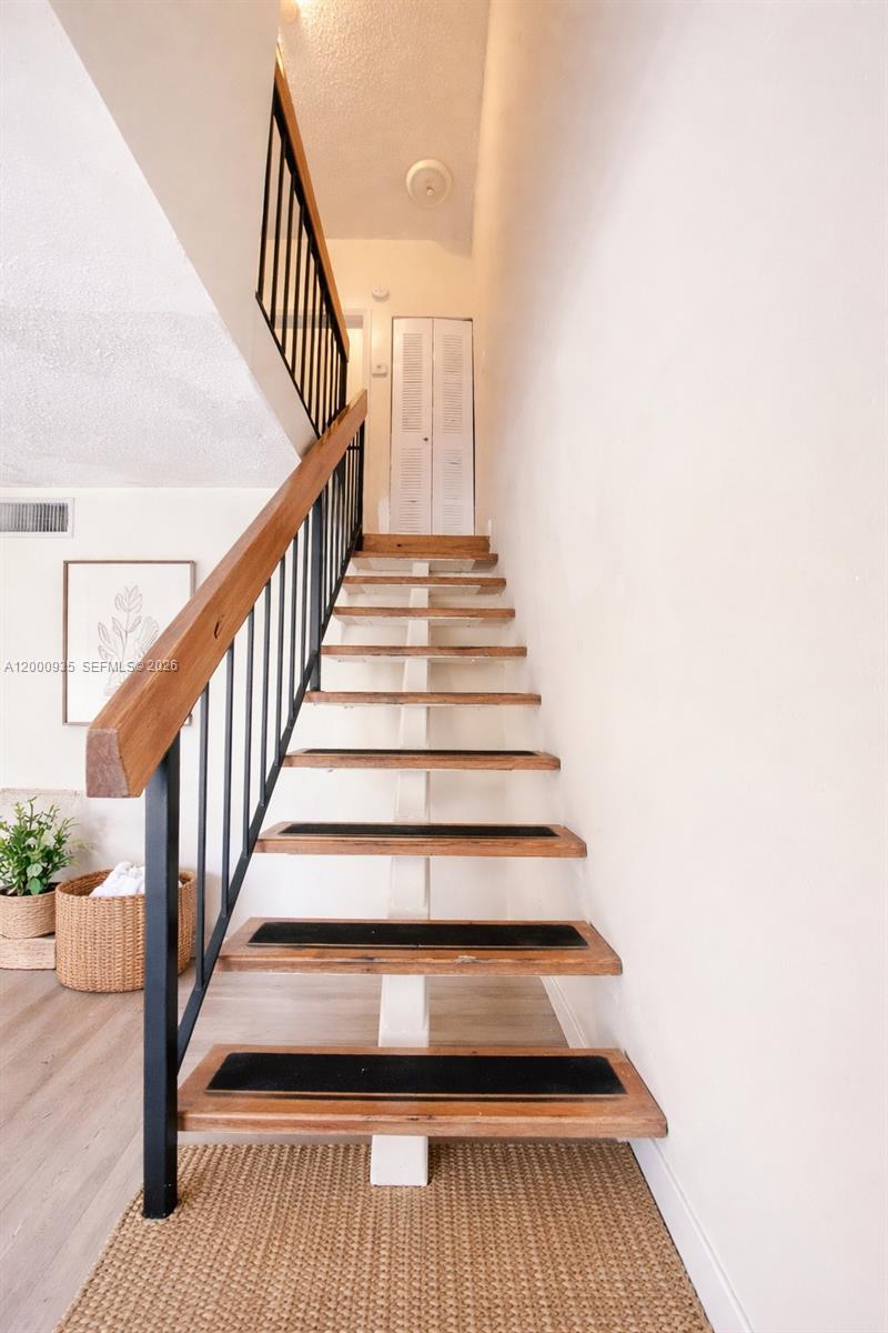 RESIDENCIAL COND - Residential Lease