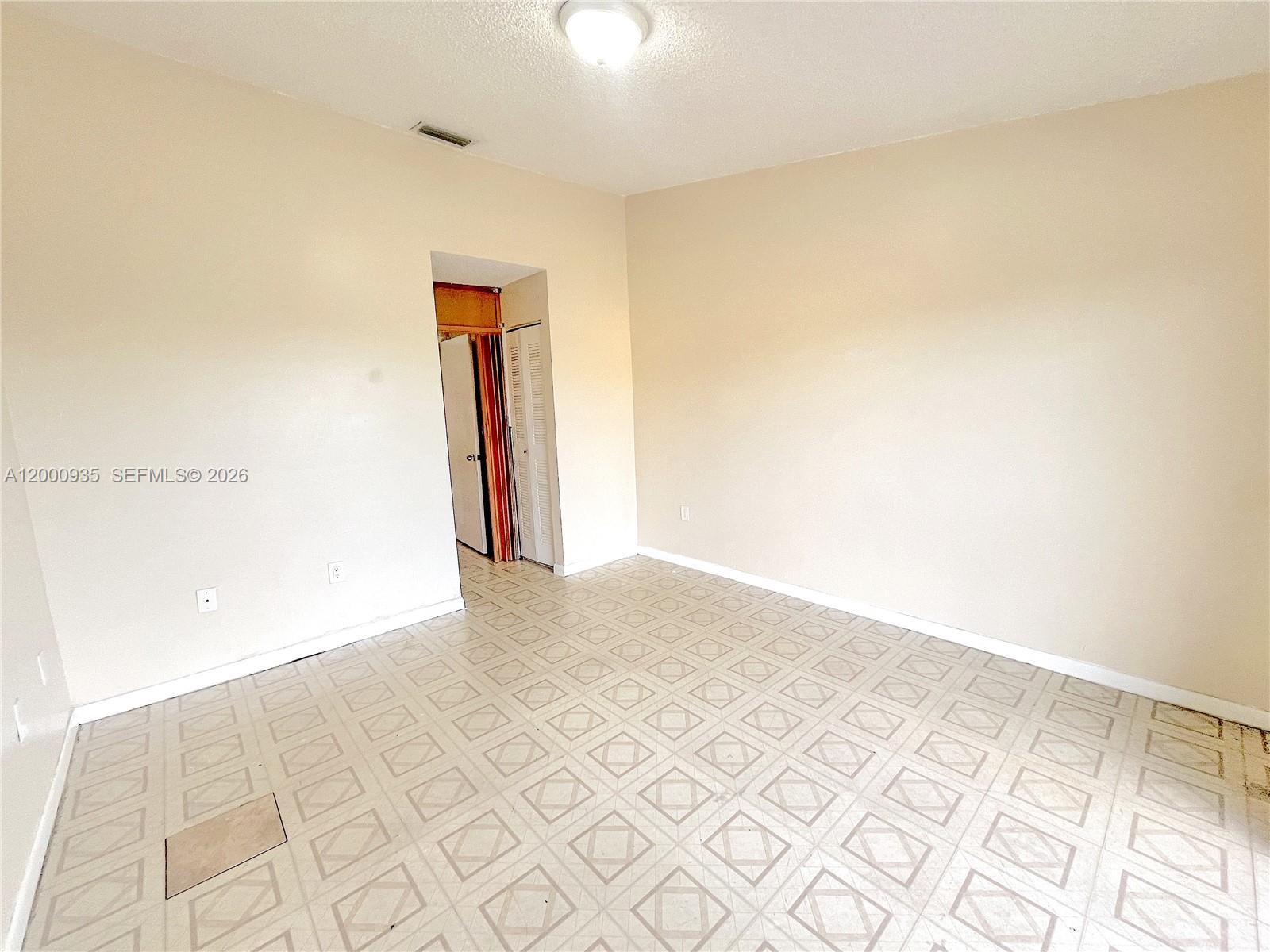 RESIDENCIAL COND - Residential Lease