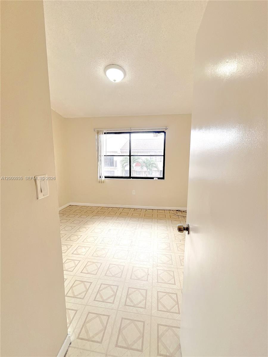 RESIDENCIAL COND - Residential Lease