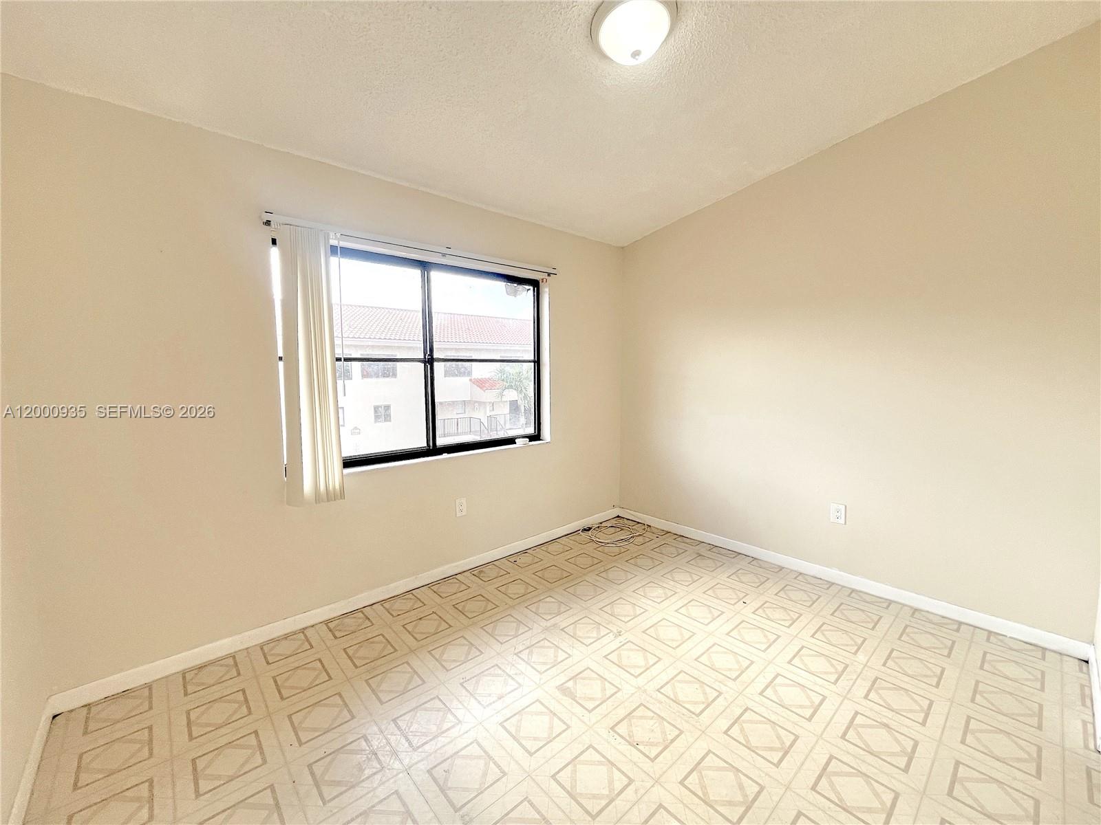 RESIDENCIAL COND - Residential Lease