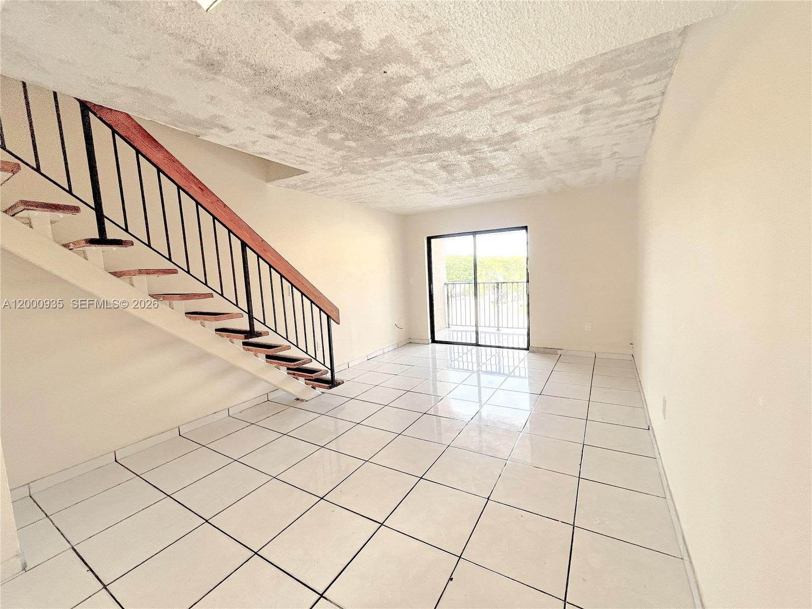 RESIDENCIAL COND - Residential Lease