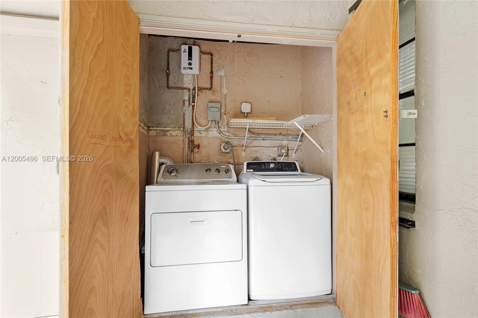 PALM POINT SEC 2 - Residential Lease