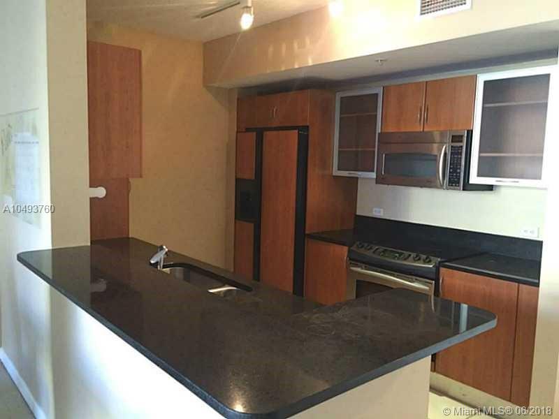 VENTURE AT AVENTURA WEST - Residential Lease