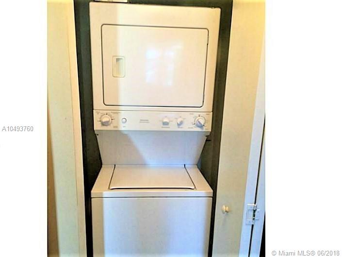 VENTURE AT AVENTURA WEST - Residential Lease