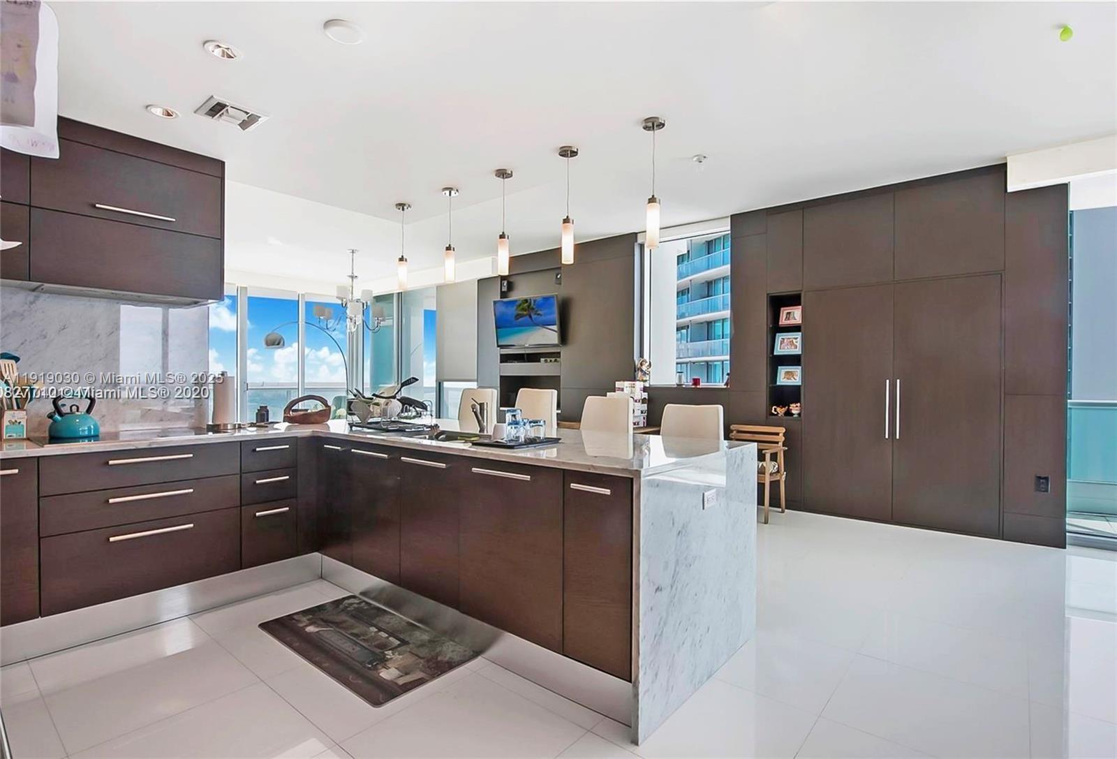 900 Biscayne Blvd 3501