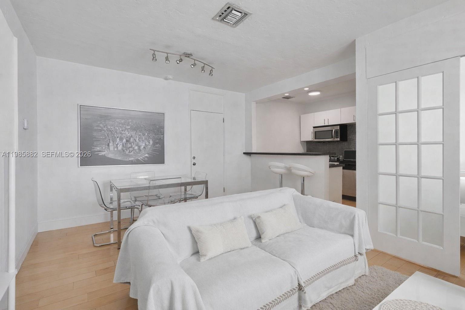 THE FRANCIS CONDO - Residential