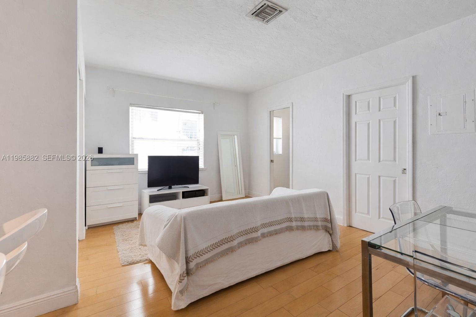 THE FRANCIS CONDO - Residential