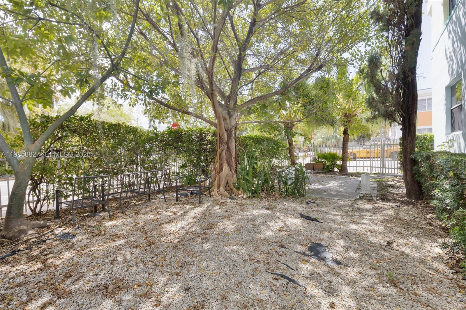 THE FRANCIS CONDO - Residential