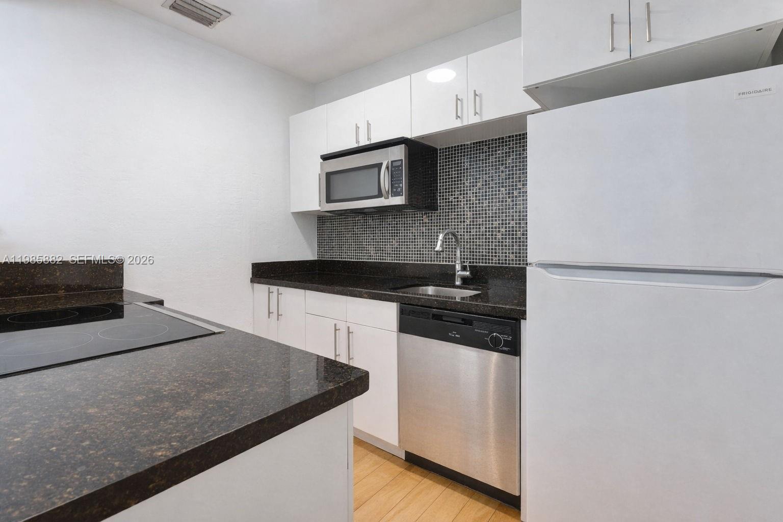 THE FRANCIS CONDO - Residential