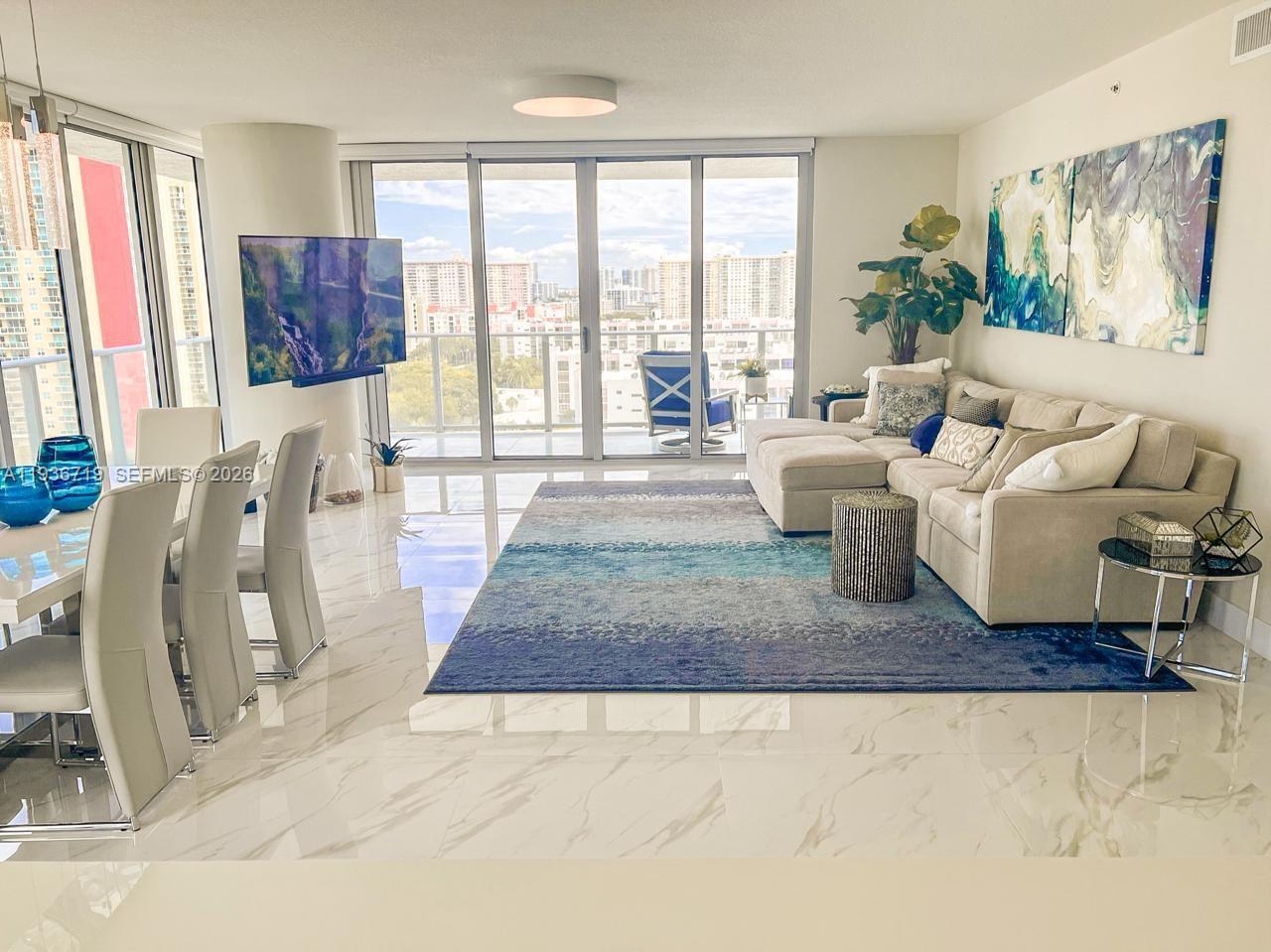 PARQUE TOWERS CONDO - Residential