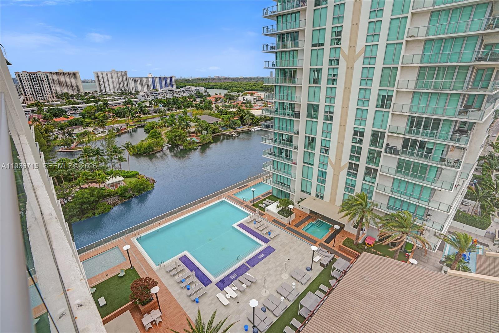 PARQUE TOWERS CONDO - Residential