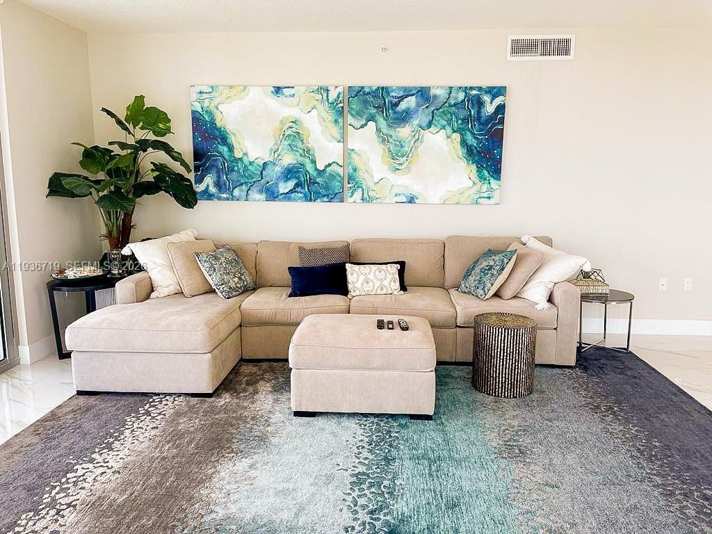 PARQUE TOWERS CONDO - Residential