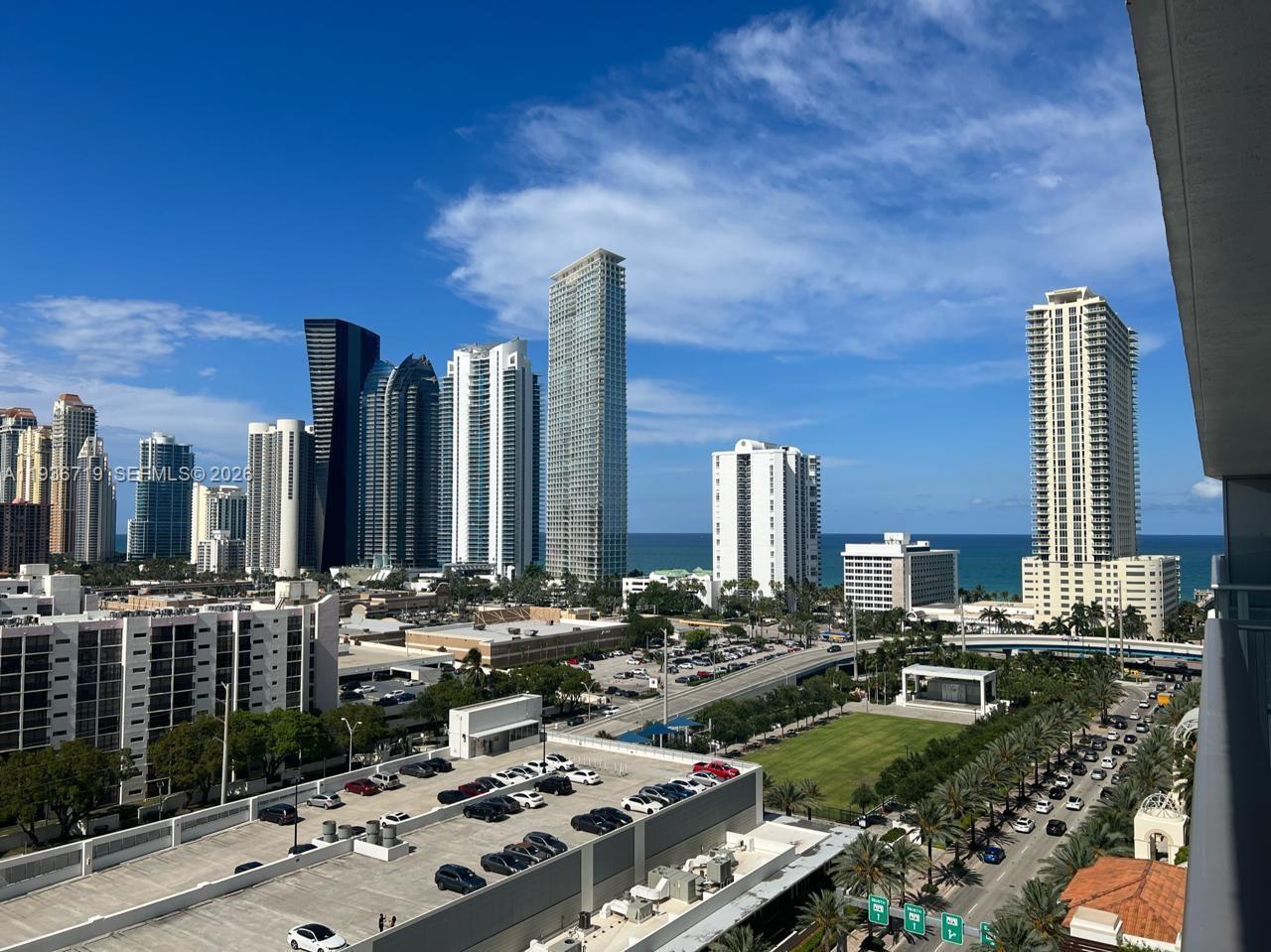 PARQUE TOWERS CONDO - Residential