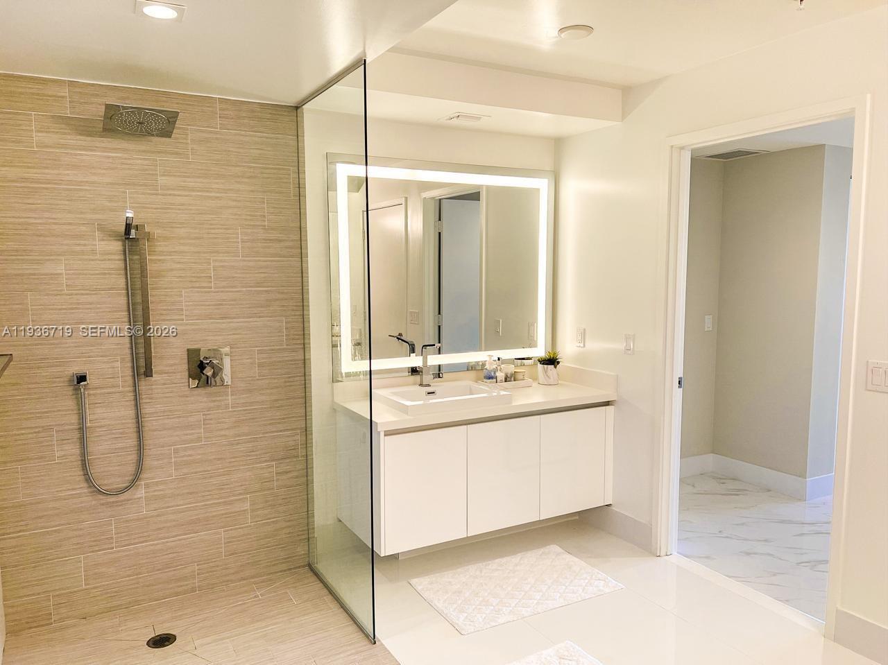 PARQUE TOWERS CONDO - Residential