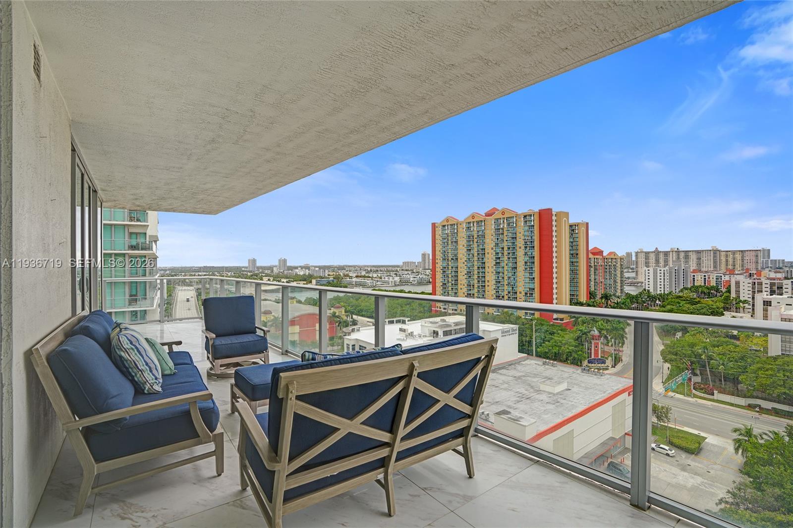 PARQUE TOWERS CONDO - Residential