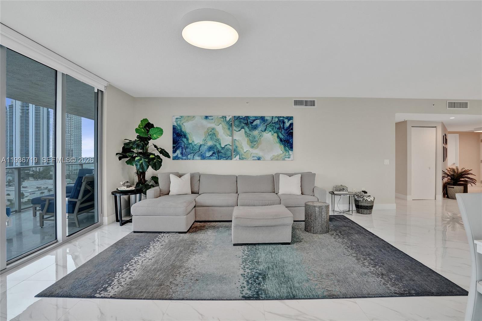 PARQUE TOWERS CONDO - Residential