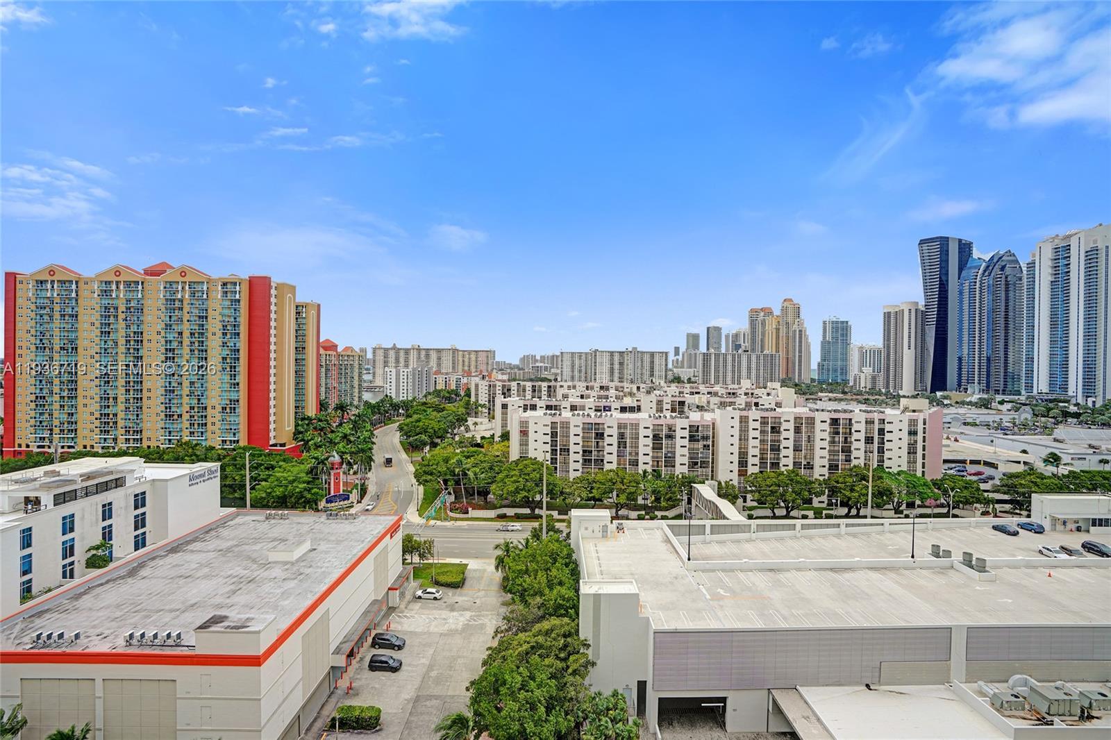 PARQUE TOWERS CONDO - Residential