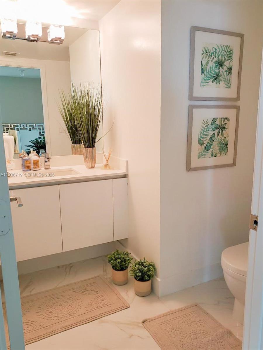 PARQUE TOWERS CONDO - Residential