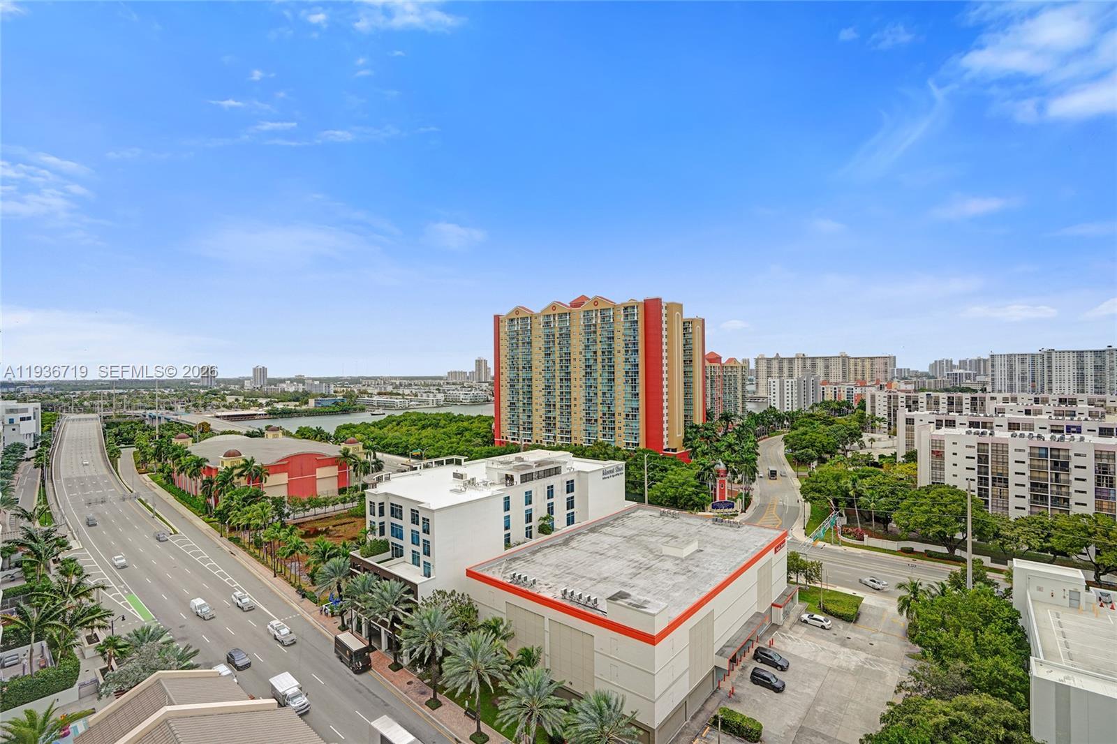 PARQUE TOWERS CONDO - Residential