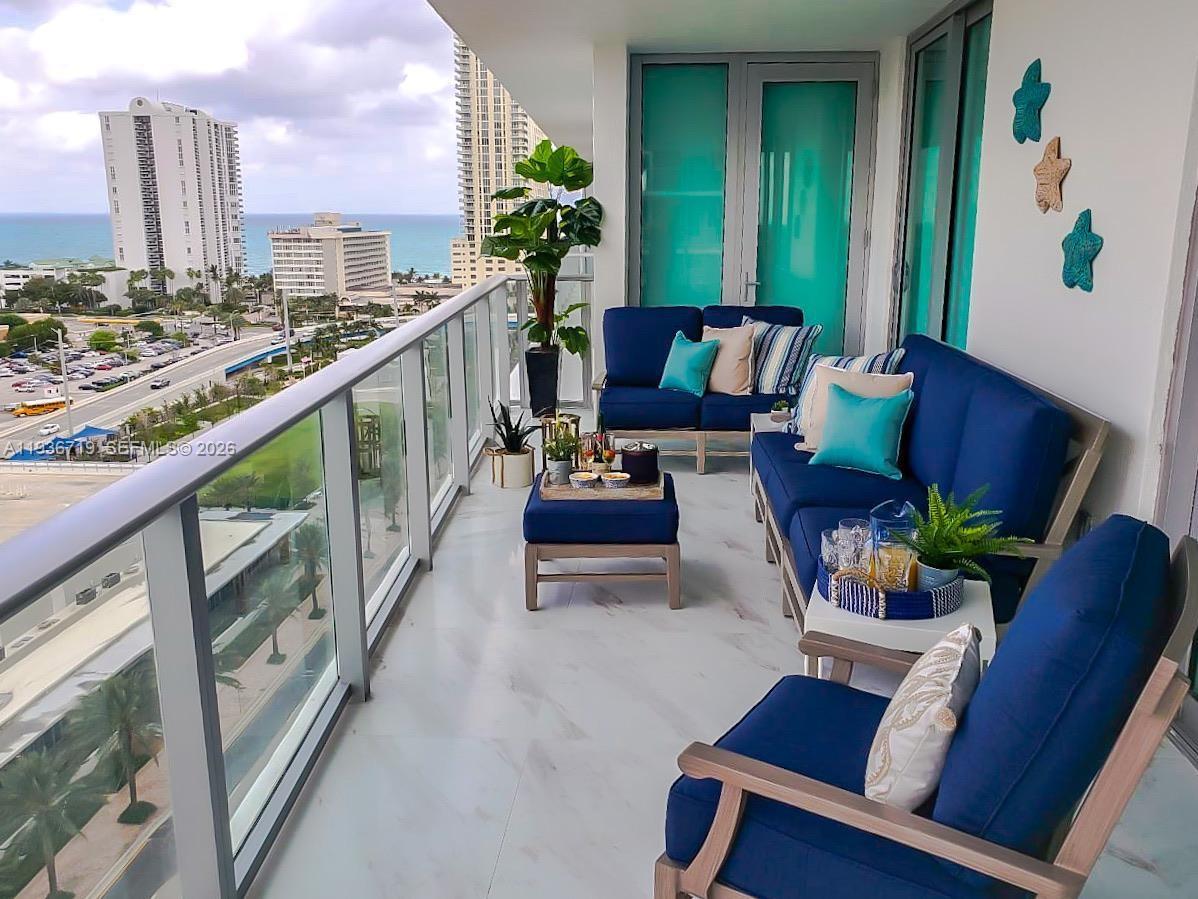 PARQUE TOWERS CONDO - Residential