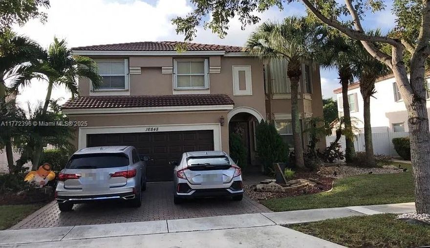 ONLINE AUCTION – Auction End Date: April 8, 2025, at 10:00 AM EST. Don’t miss this great opportunity to own this beautiful 5-bedroom, 2.5-bathroom home in the desirable Lido Isles community of Pembroke Pines, Florida. Conveniently located near shopping, dining, and major roadways, this property offers the perfect blend of accessibility and potential. An auction deposit is required to bid, and will be applied toward the final sale price for the winning bidder. Property is being sold As-Is. Submit your bid and explore full details through [Federa].