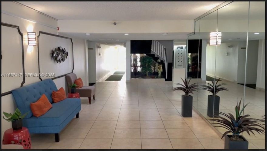 VERY CENTRALLY LOCATED 1 BED ROOM 1 AND HALF BATHROOM CONDO JUST OFF OF BROWARD BULLEVARD AND UNIVERSITY.