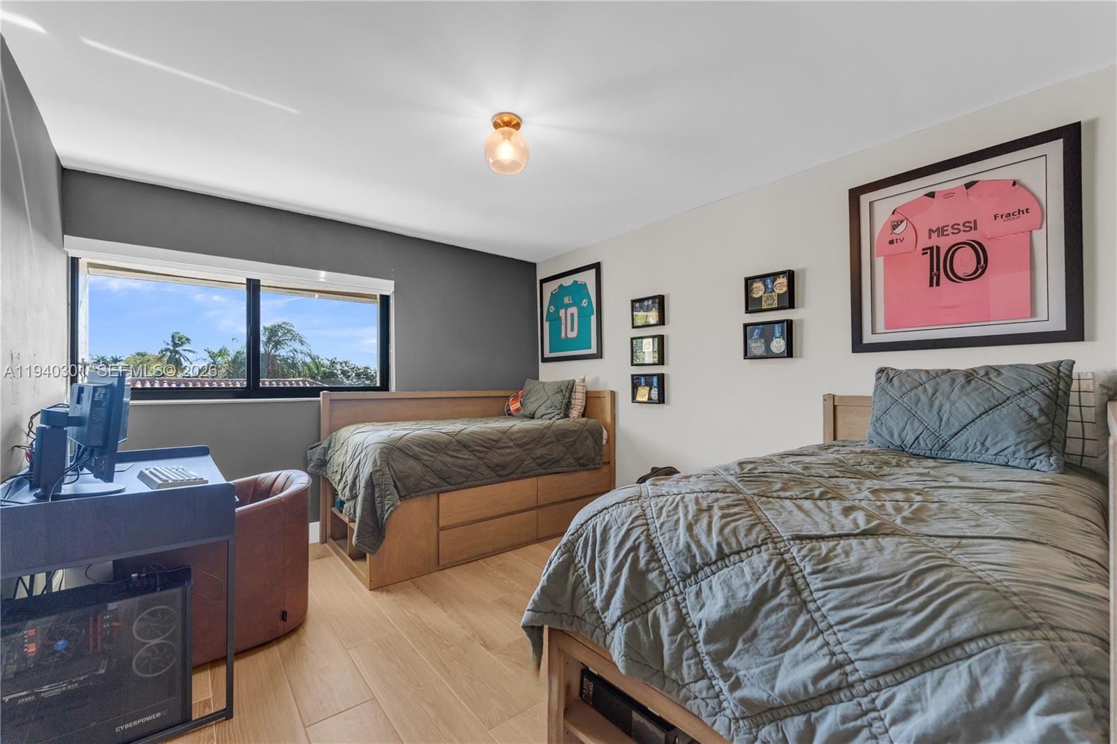 KENLAND COURT - Residential