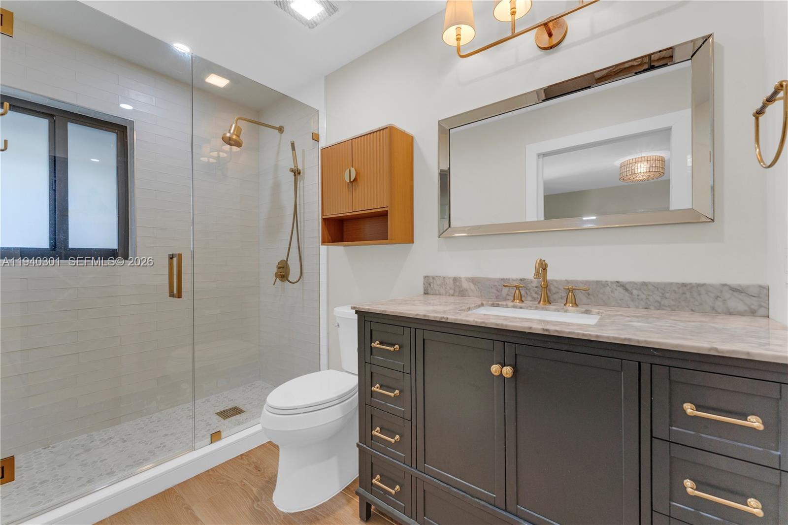 KENLAND COURT - Residential