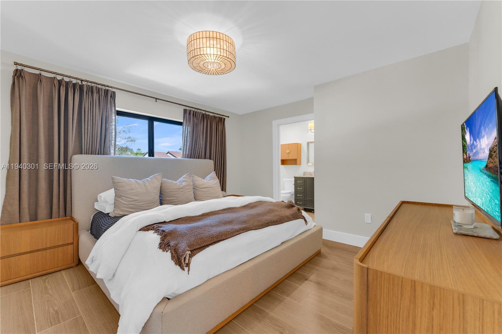 KENLAND COURT - Residential