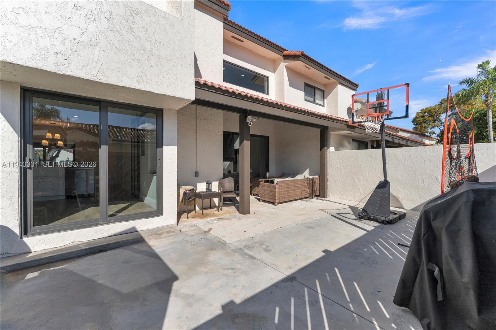 KENLAND COURT - Residential