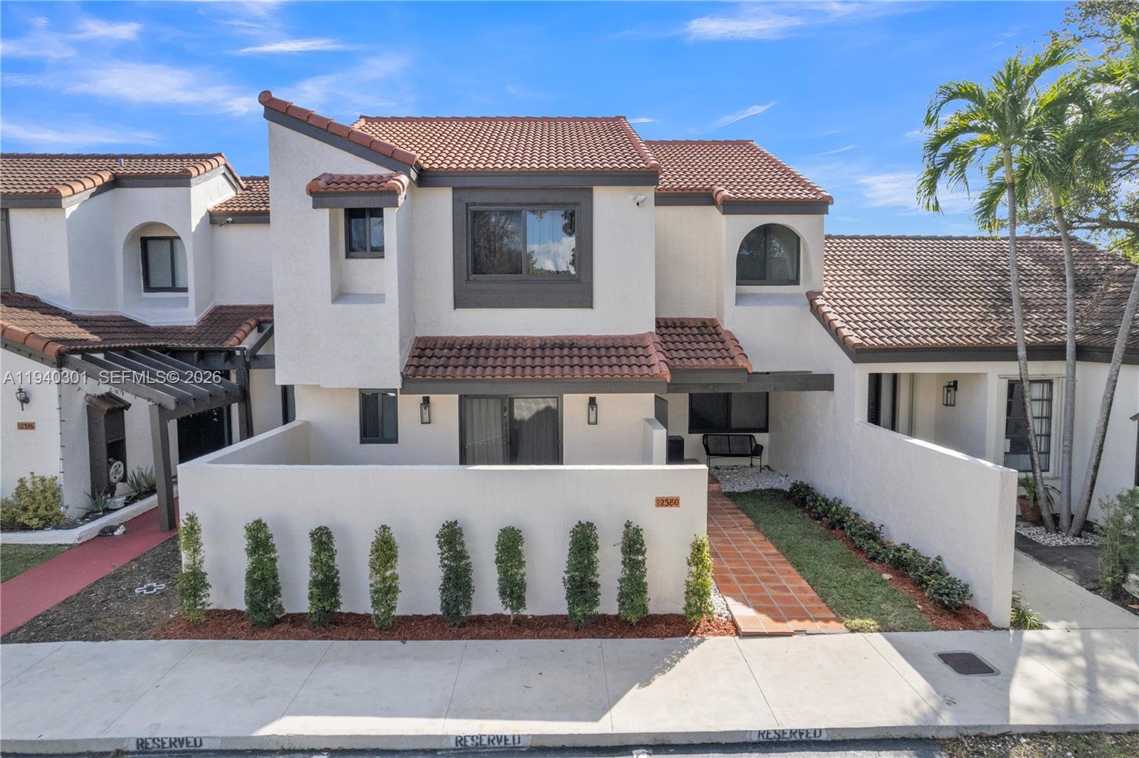 KENLAND COURT - Residential