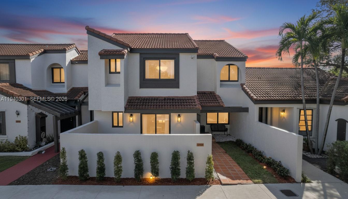 KENLAND COURT - Residential