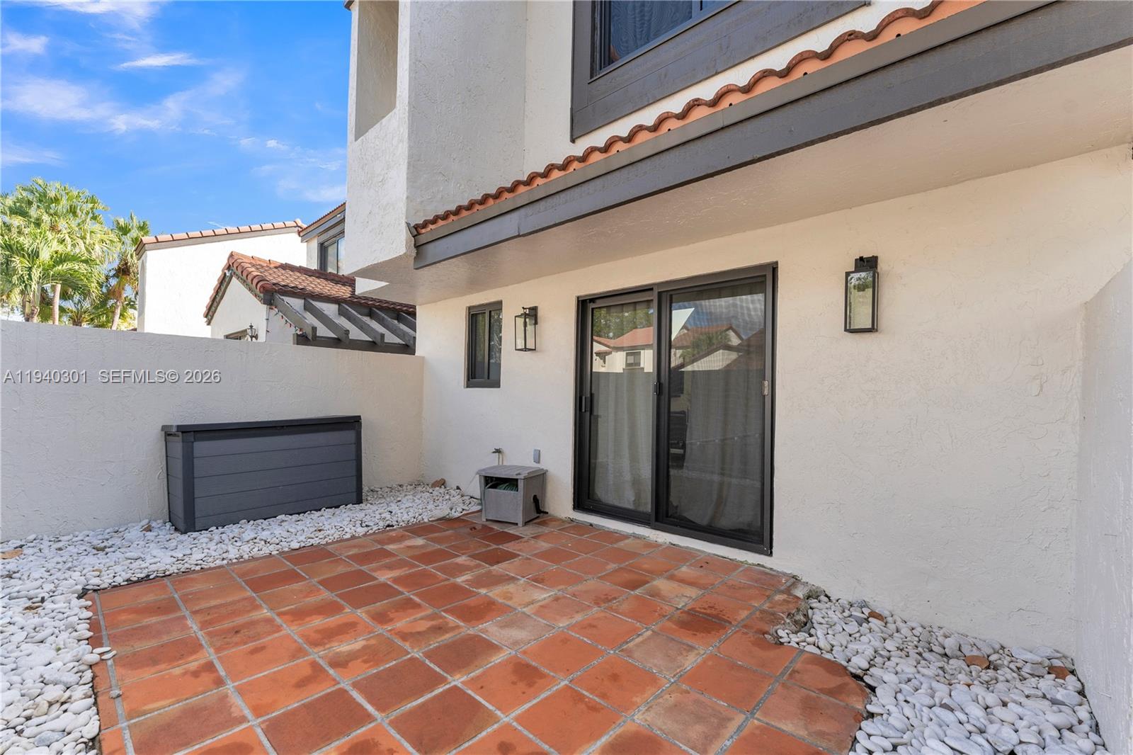 KENLAND COURT - Residential