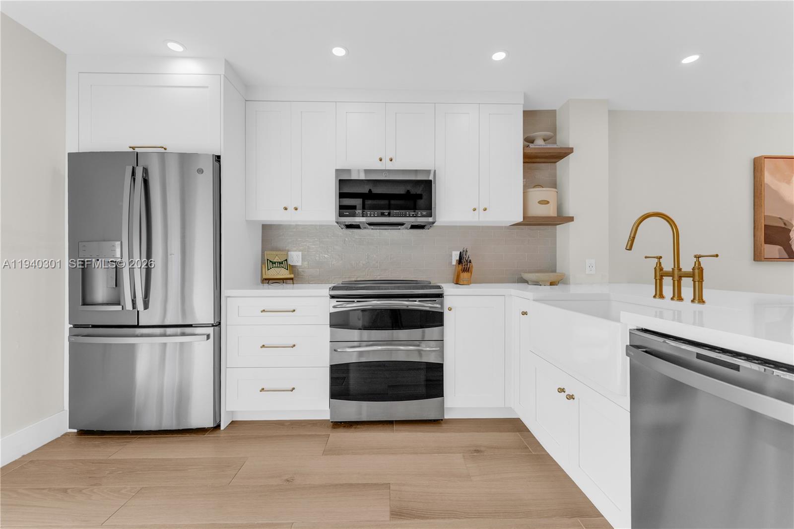 KENLAND COURT - Residential