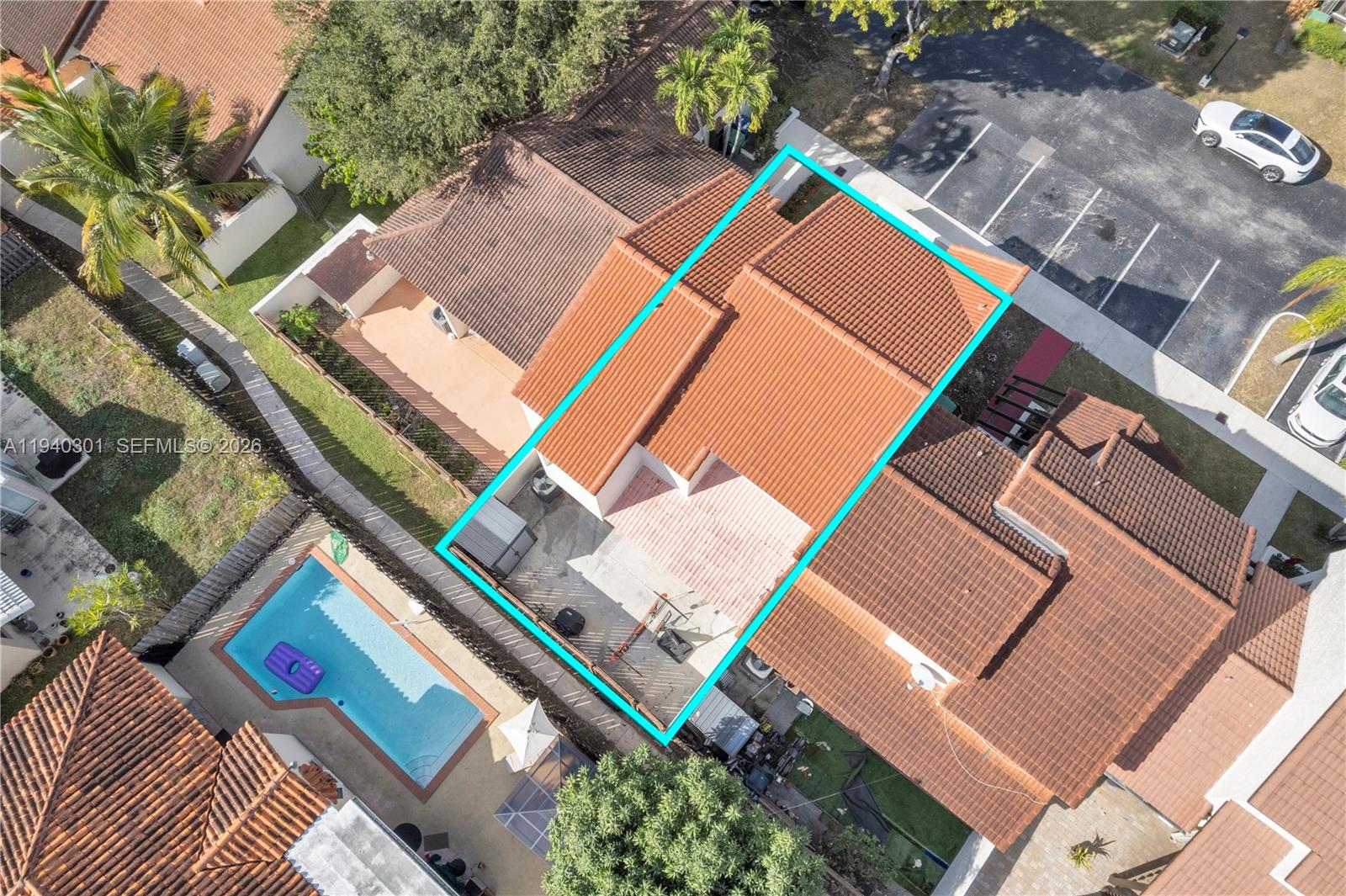 KENLAND COURT - Residential